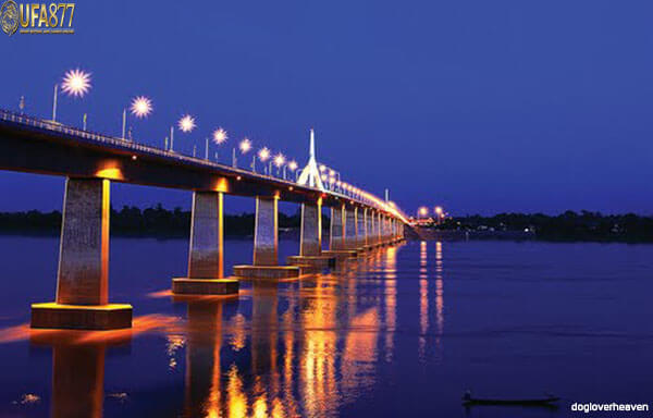 สะพานมิตรภาพไทย – ลาวแห่งแรก