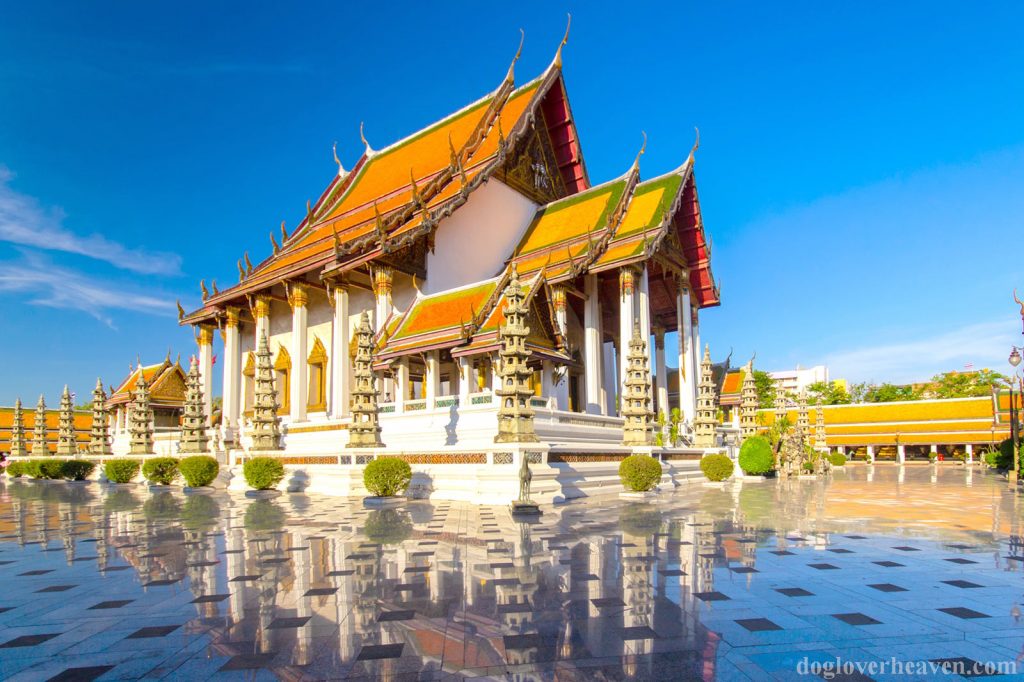 Wat Suthat Thepwararam ของกรุงเทพมหานครของประเทศไทยที่ได้รับการโหวตให้เป็นหนึ่งในเมืองที่น่าอยู่ที่สุดและเป็นจุดหมายปลายทาง